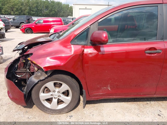 12675304 :رقم المزاد ، 5TDZK3DC9CS248496 vin ، 2012 Toyota Sienna مزاد بيع