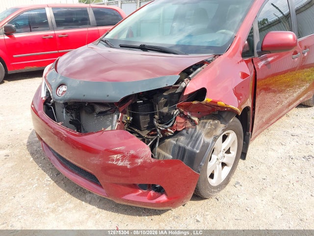 12675304 :رقم المزاد ، 5TDZK3DC9CS248496 vin ، 2012 Toyota Sienna مزاد بيع