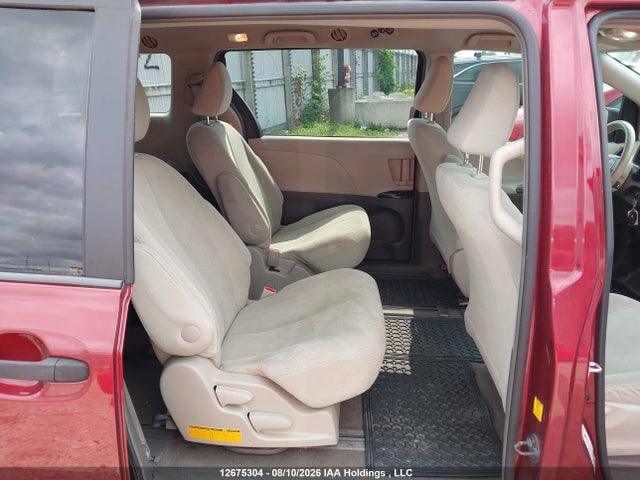 12675304 :رقم المزاد ، 5TDZK3DC9CS248496 vin ، 2012 Toyota Sienna مزاد بيع