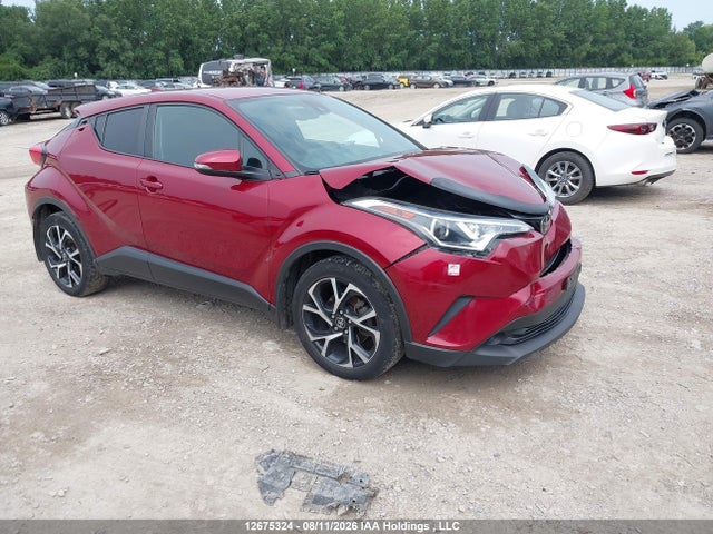 Toyota C-HR XLE 2018 NMTKHMBX5JR010409 головне зображення