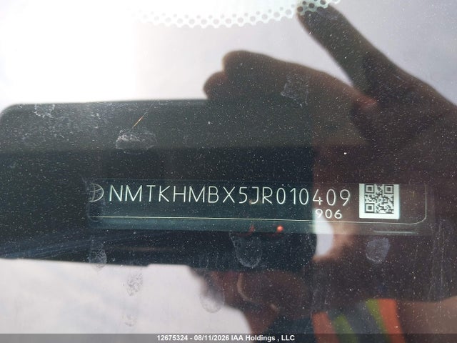 NMTKHMBX5JR010409 Toyota C-HR XLE