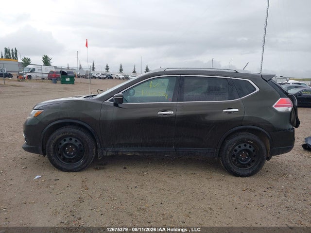 2015 Nissan Rogue S/sl/sv მანქანა იყიდება აუქციონზე, vin: 5N1AT2MV6FC882453, აუქციონის ნომერი: 12675379