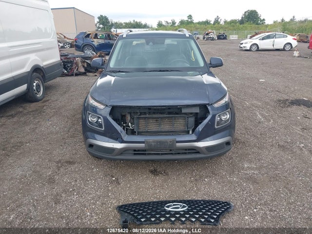 KMHRC8A34MU122294 Hyundai Venue Ultimate With Black Interior