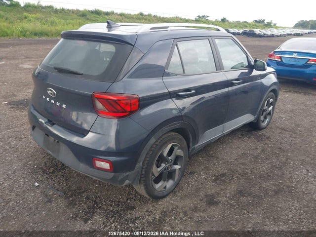 KMHRC8A34MU122294 Hyundai Venue Ultimate With Black Interior