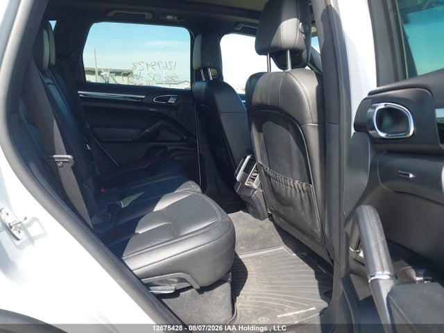 Porsche Cayenne Platinum Edition 2017 WP1AA2A28HKA87738 Image 8