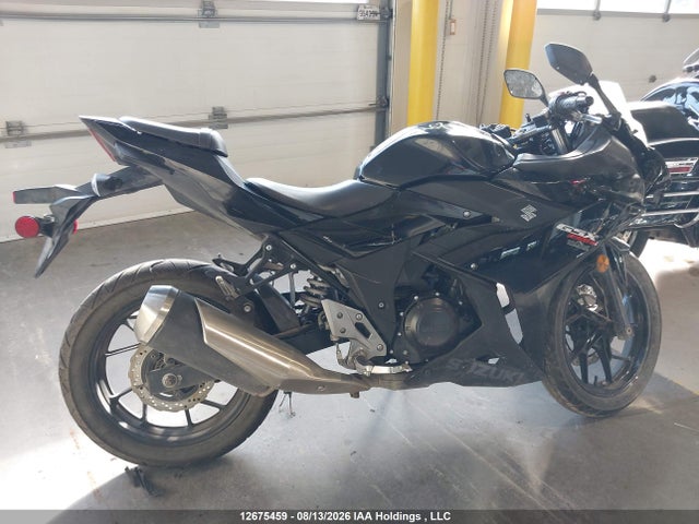 Suzuki GSX250R 2018 LC6DN11A4J1100464 Image 16