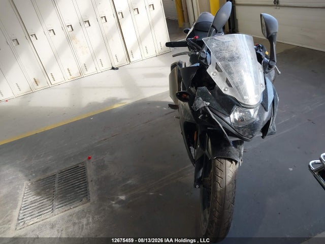 Suzuki GSX250R 2018 LC6DN11A4J1100464 Image 18