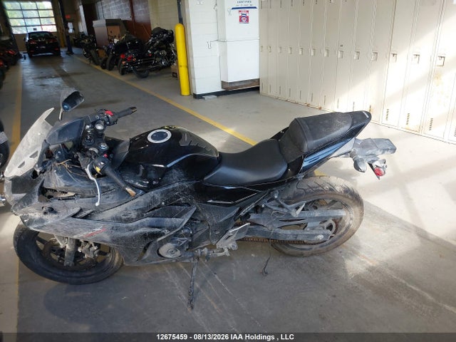 Suzuki GSX250R 2018 LC6DN11A4J1100464 Image 21