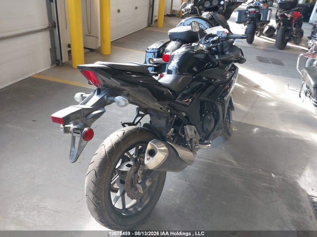 Suzuki GSX250R 2018 LC6DN11A4J1100464 Image 4