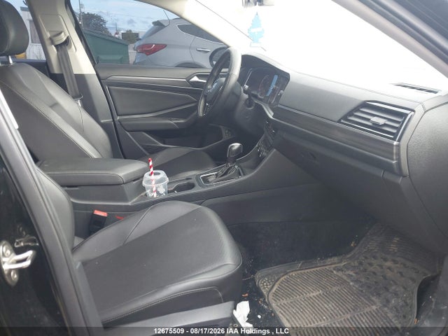 3VWE57BU4MM030926 Volkswagen JETTA SEL