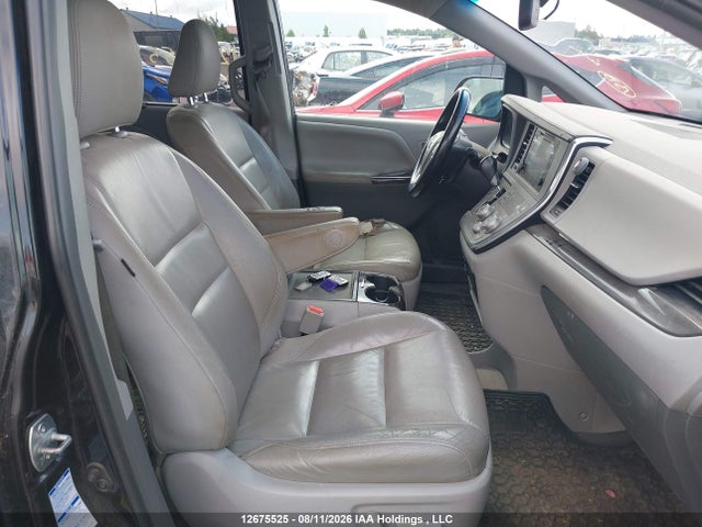 12675525 :رقم المزاد ، 5TDDK3DC9FS104834 vin ، 2015 Toyota Sienna Xle/limited مزاد بيع