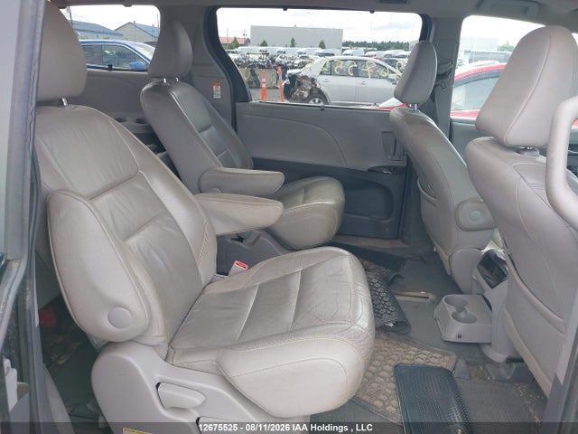 Продажа на аукционе авто 2015 Toyota Sienna Xle/limited, vin: 5TDDK3DC9FS104834, номер лота: 12675525
