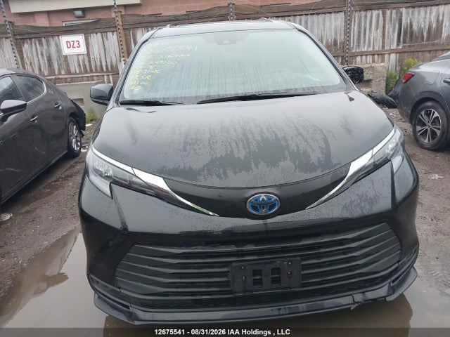 Toyota Sienna 2025 5TDGRKEC7SS247020 Image 13