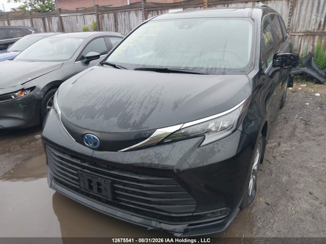 Toyota Sienna 2025 5TDGRKEC7SS247020 Image 2