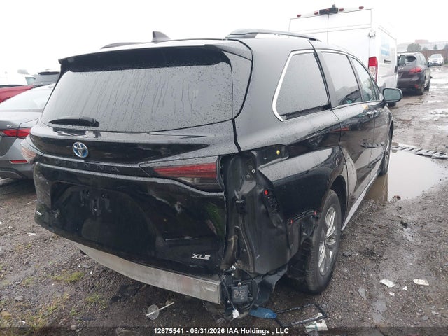 Toyota Sienna 2025 5TDGRKEC7SS247020 Image 4