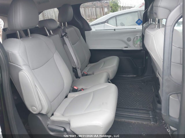 Toyota Sienna 2025 5TDGRKEC7SS247020 Image 8