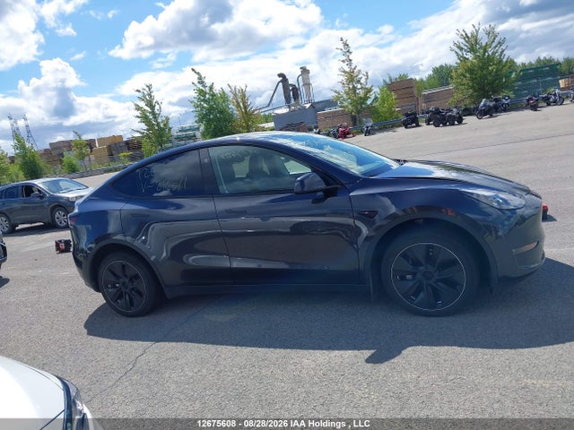 Tesla Model Y 2024 7SAYGDEE0RF212571 Image 14