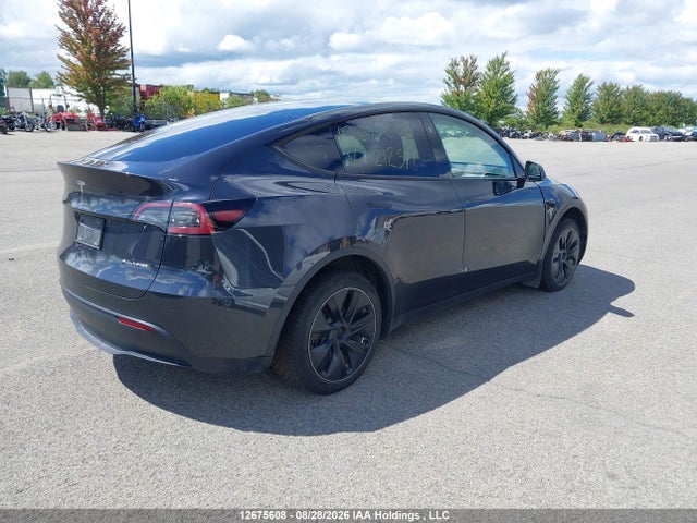 Tesla Model Y 2024 7SAYGDEE0RF212571 Image 4
