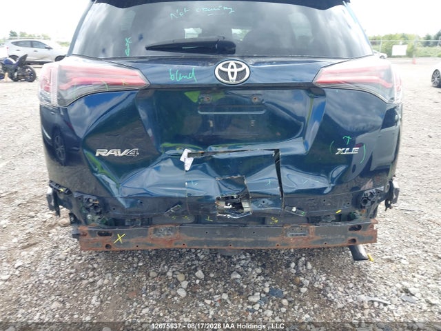 2018 Toyota Rav4 Xle მანქანა იყიდება აუქციონზე, vin: 2T3WFREV4JW417989, აუქციონის ნომერი: 12675637