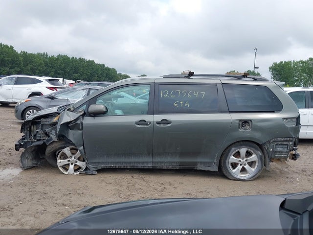 Продажа на аукционе авто 2012 Toyota Sienna, vin: 5TDZK3DC4CS246770, номер лота: 12675647