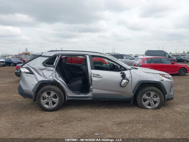 Toyota Rav4 Xle 2022 2T3R1RFVXNC304372 Image 13