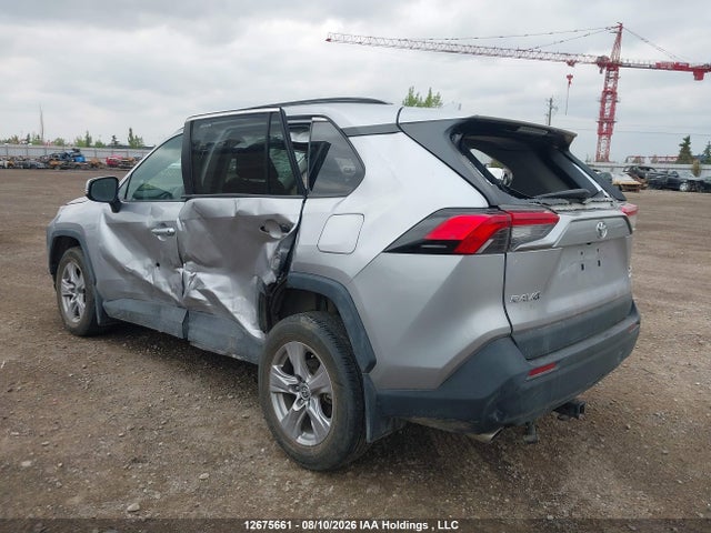Toyota Rav4 Xle 2022 2T3R1RFVXNC304372 Image 3