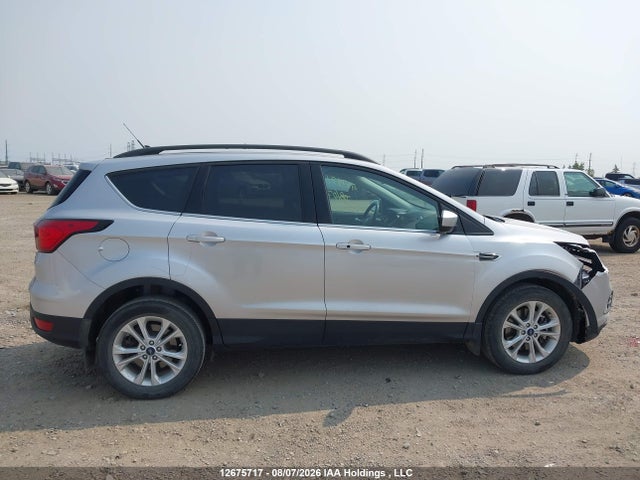 1FMCU9HD5KUC40908 Ford ESCAPE SEL
