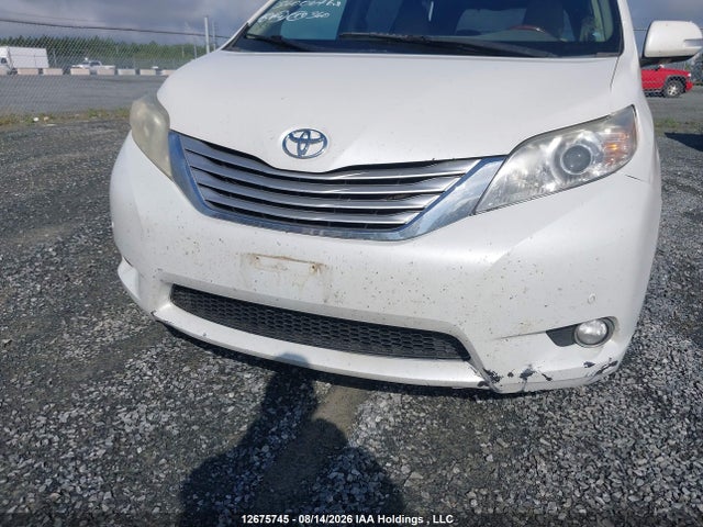 12675745 :رقم المزاد ، 5TDDK3DC8ES083781 vin ، 2014 Toyota Sienna Xle 7 Passenger مزاد بيع