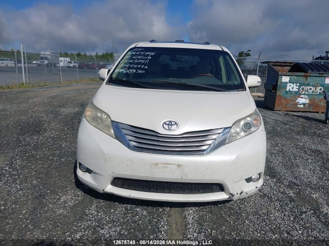 12675745 :رقم المزاد ، 5TDDK3DC8ES083781 vin ، 2014 Toyota Sienna Xle 7 Passenger مزاد بيع