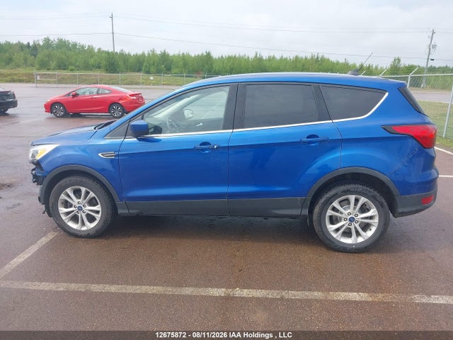 2019 Ford Escape Se მანქანა იყიდება აუქციონზე, vin: 1FMCU0GD4KUC11977, აუქციონის ნომერი: 12675872