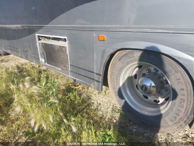 Aukcja sprzedaży 2002 Freightliner Chassis X Line Motor Home, vin: 4UZAAHAK12CJ85611, numer aukcji: 12675875
