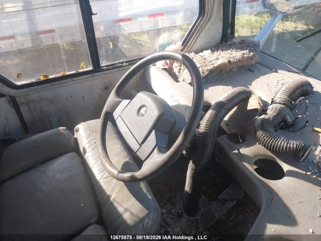 Aukcja sprzedaży 2002 Freightliner Chassis X Line Motor Home, vin: 4UZAAHAK12CJ85611, numer aukcji: 12675875
