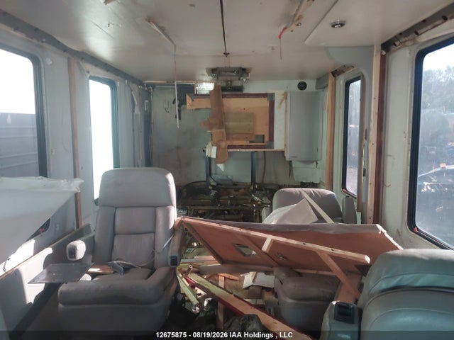 Aukcja sprzedaży 2002 Freightliner Chassis X Line Motor Home, vin: 4UZAAHAK12CJ85611, numer aukcji: 12675875