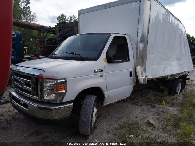 Ford Econoline E450 Super Duty Cutwy Van 2016 1FDWE4FL2GDC29167 Image 2
