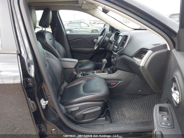 Продаж на аукціоні авто 2015 Jeep Cherokee Trailhawk, vin: 1C4PJMBS2FW724859, номер лоту: 12675923