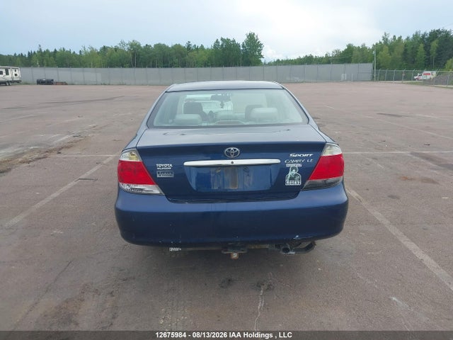 12675984 :رقم المزاد ، 4T1BE32K95U386570 vin ، 2005 Toyota Camry Le/se مزاد بيع