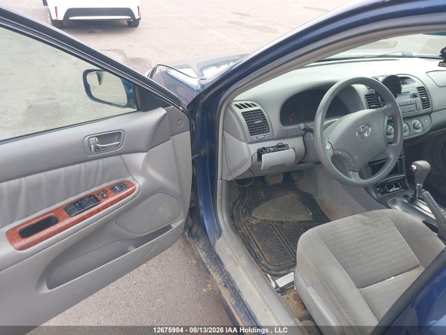 12675984 :رقم المزاد ، 4T1BE32K95U386570 vin ، 2005 Toyota Camry Le/se مزاد بيع