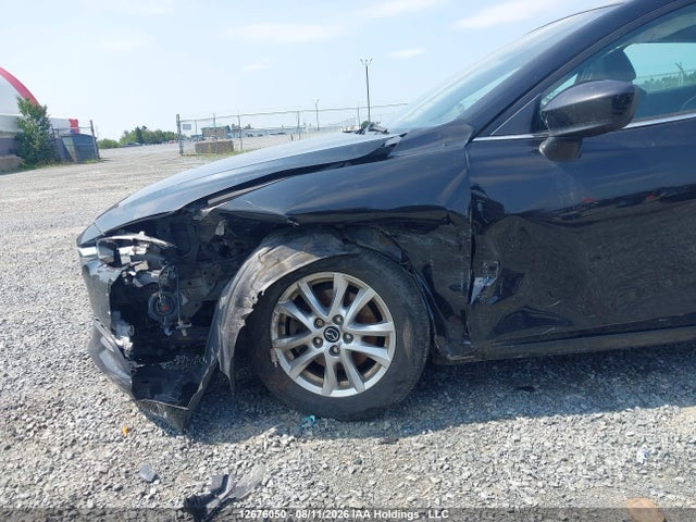 3MZBN1T79JM228129 Mazda 3 SE