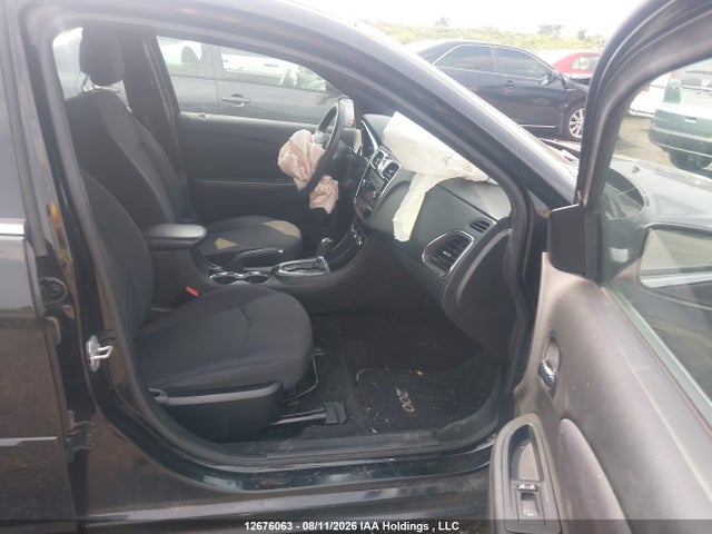 12676063 :رقم المزاد ، 1C3CCBAB4DN543641 vin ، 2013 Chrysler 200 Lx مزاد بيع