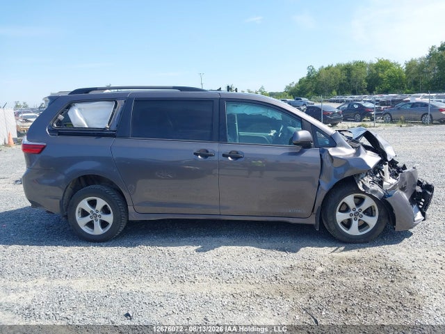Toyota Sienna L 2020 5TDZZ3DC2LS044263 Image 14