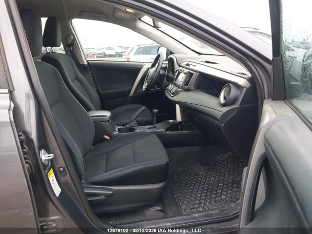 2T3BFREV1FW316964 Toyota RAV4 LE