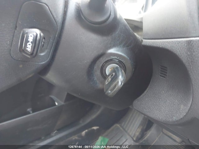 2T1BURHE6GC585801 Toyota COROLLA LE