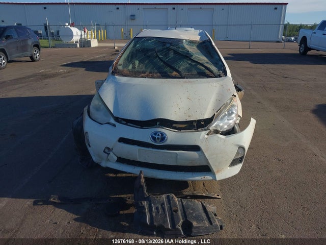 Toyota PRIUS C 2014 JTDKDTB33E1058949 Image 6