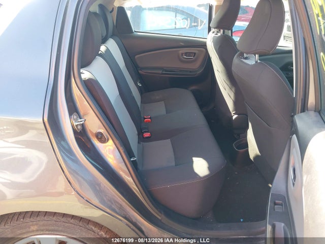 VNKKTUD38KA102372 Toyota YARIS LE