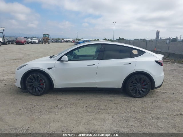 Tesla Model Y 2020 5YJYGDEF9LF052171 Image 11