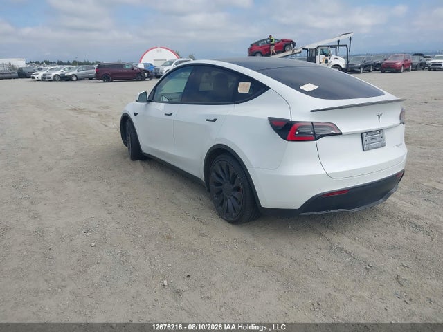Tesla Model Y 2020 5YJYGDEF9LF052171 Image 3