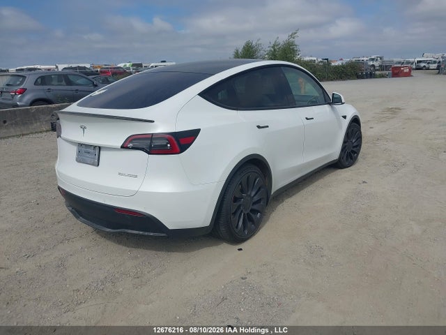 Tesla Model Y 2020 5YJYGDEF9LF052171 Image 4