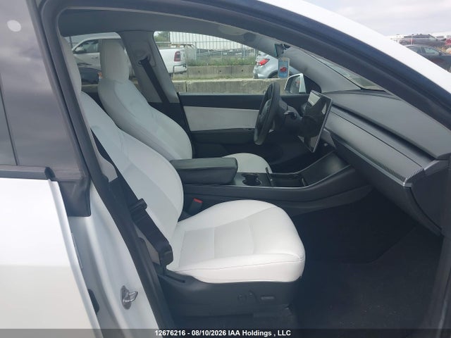 Tesla Model Y 2020 5YJYGDEF9LF052171 Image 5