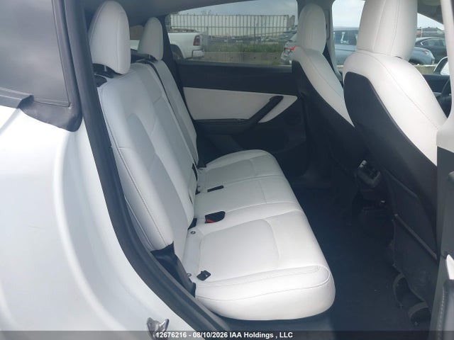 Tesla Model Y 2020 5YJYGDEF9LF052171 Image 8
