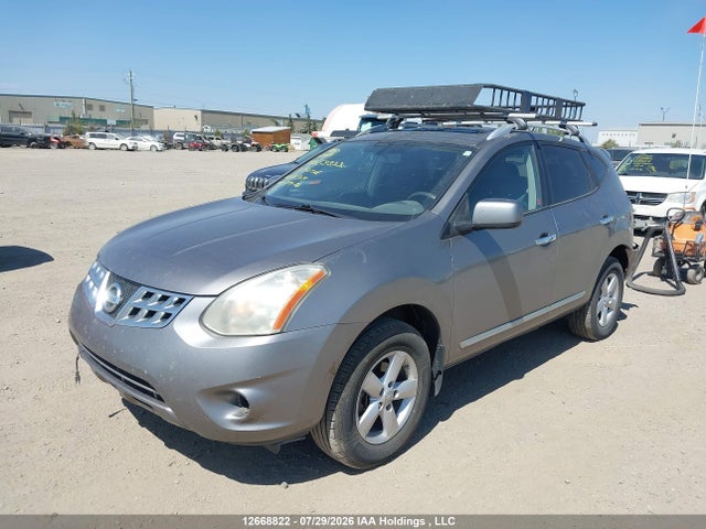 2013 Nissan Rogue S მანქანა იყიდება აუქციონზე, vin: JN8AS5MV5DW112804, აუქციონის ნომერი: 12668822